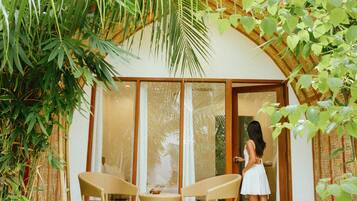 Individually decorated, soundproofing, free WiFi, bed sheets