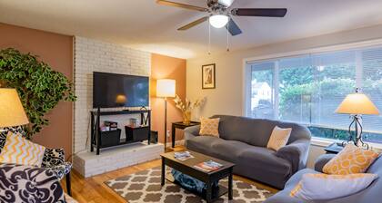 Minutes to Airport, Waterfront and Downtown Sleeps 6