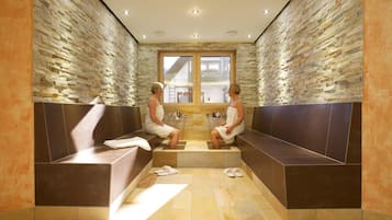 Un sauna, una bañera de hidromasaje, baño turco, tratamientos corporales