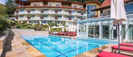 Innenpool, Außenpool