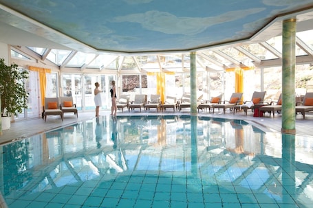 Indoor pool, outdoor pool