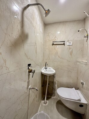 シャワー、タオル