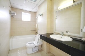 Bathroom - Queen Central Hotel 2 (Ho Chi Minh City)