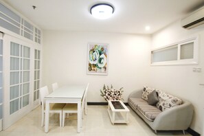 Apartment 1 Bedroom | Living area - Queen Central Hotel 2 (Ho Chi Minh City)