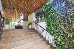 Reception - Queen Central Hotel 2 (Ho Chi Minh City)