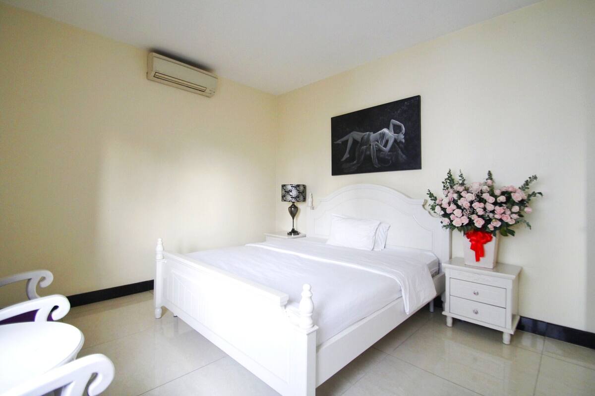 Apartment 2 Bedrooms | Premium bedding, pillowtop beds, in-room safe, individually furnished