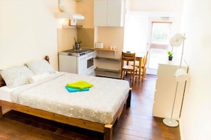 Appartement | Cuisine privée | Réfrigérateur, micro-ondes