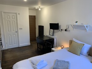 Apartemen, 1 Tempat Tidur Queen, kamar mandi pribadi | 1 kamar tidur, meja kerja, ruang kerja ramah laptop, dan Wi-Fi gratis