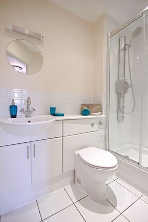 公寓, 3 間臥室 (Sleeps 5) | 浴室 | 免費梳洗用品、風筒、提供毛巾