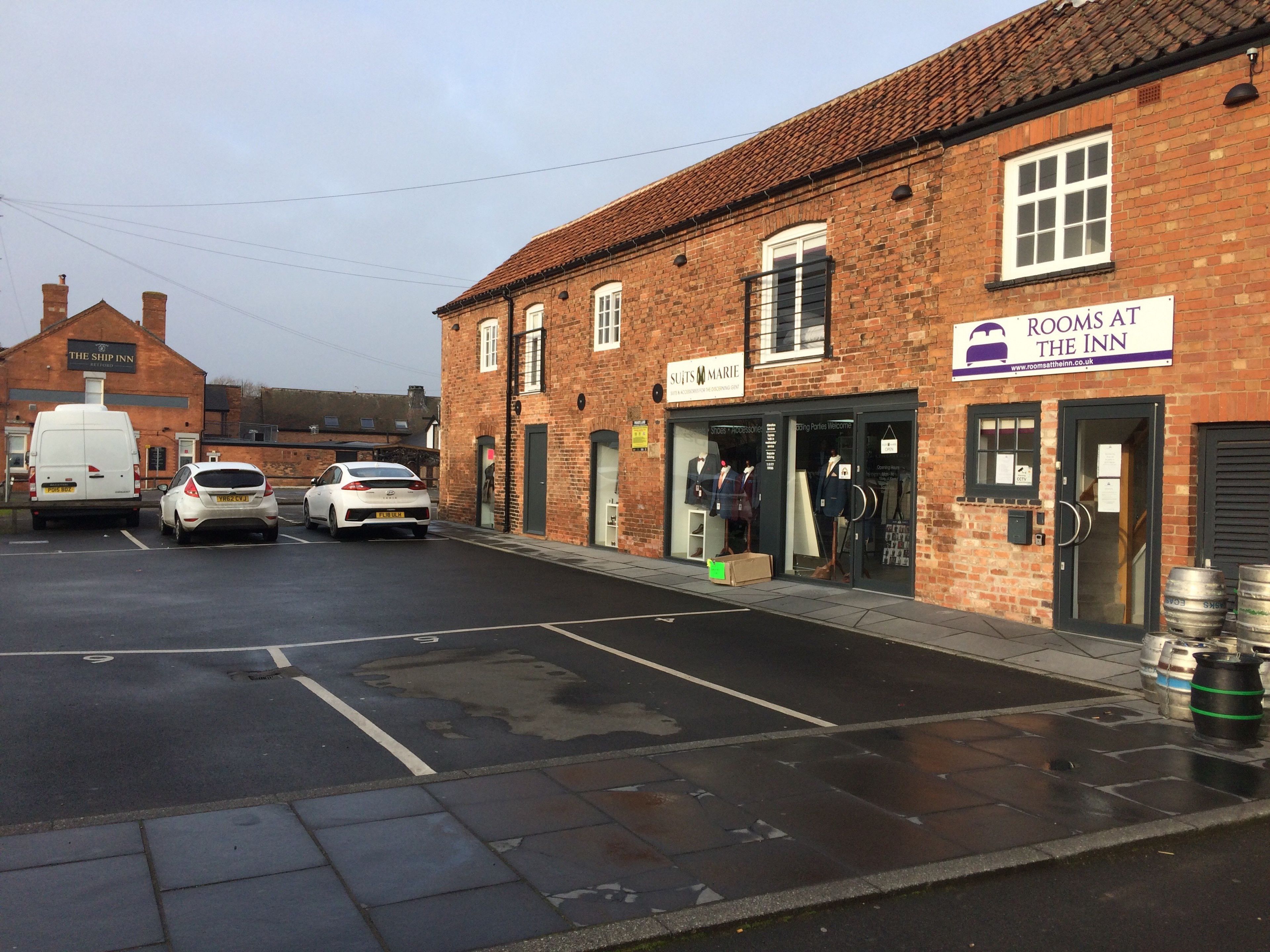 'rooms at the inn (separate annex 0.2 miles away)' | 1 bedroom, desk, soundproofing, free wifi