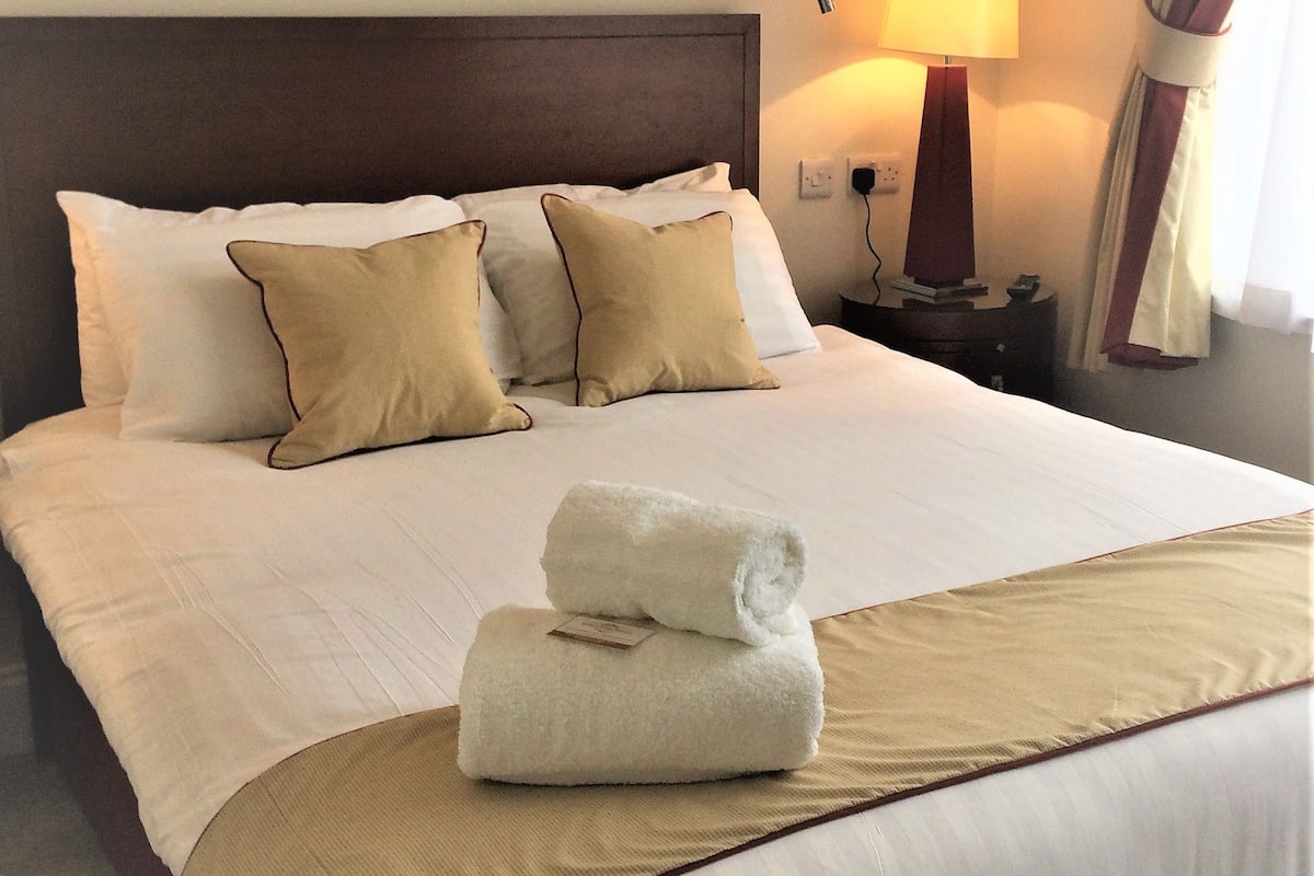 family king | 1 bedroom, desk, soundproofing, free wifi