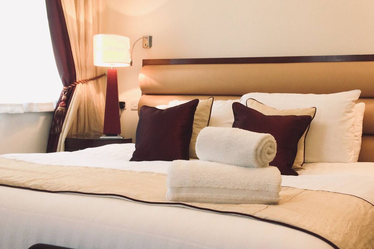 Habitación | Escritorio, insonorización, wifi gratis y ropa de cama