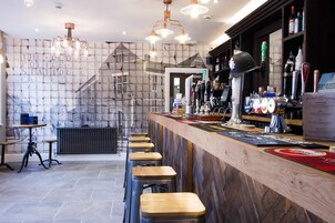 Bar (en el alojamiento)