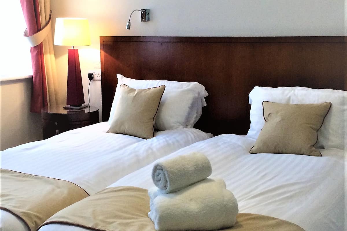 twin/super king | 1 bedroom, desk, soundproofing, free wifi