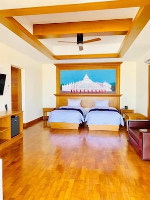 Familien-Suite, eigener Pool | 1 Schlafzimmer, Minibar, Schreibtisch, kostenloses WLAN