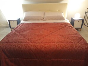3 Schlafzimmer, Schreibtisch, Bügeleisen/Bügelbrett, kostenloses WLAN