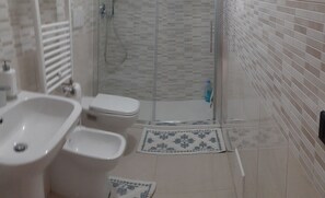 Free toiletries, hair dryer, towels - Sea scent (Sea's perfume) (Giovinazzo)