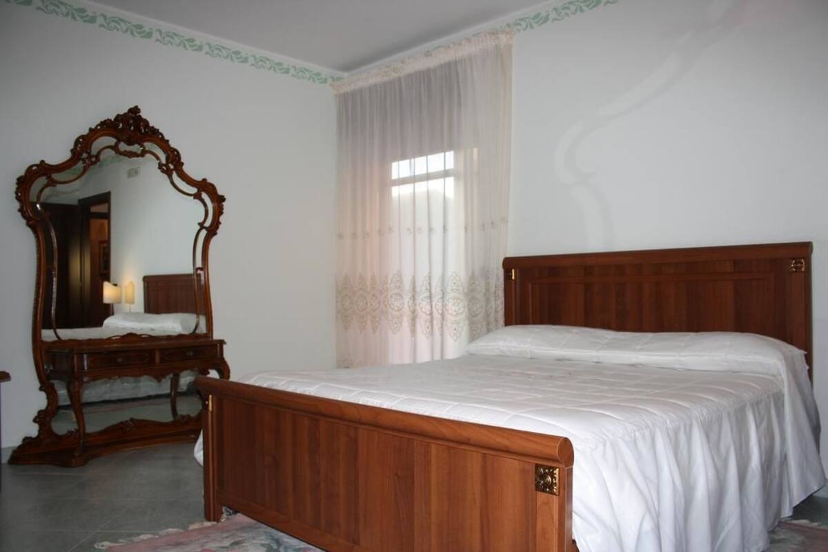 Double Room | Desk, blackout curtains, soundproofing, iron/ironing board