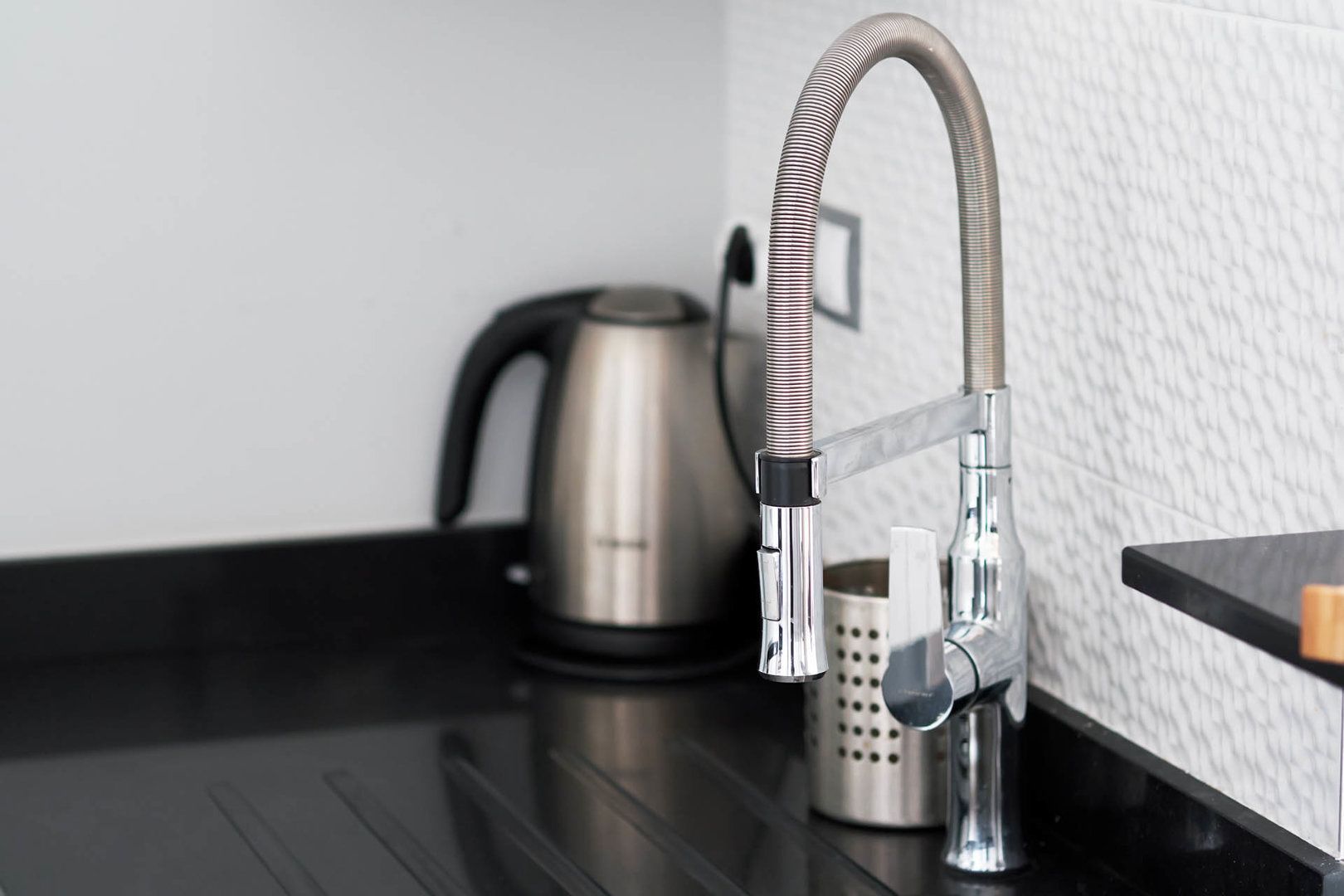 apartment, 2 bedrooms, sea view | private kitchen | full-sized fridge, microwave, oven, stovetop