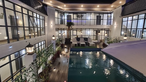  ERUS SUITES HOTEL BORACAY