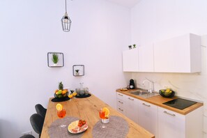 Vitopolis 1*** | Private kitchenette | Fridge, microwave, stovetop, dishwasher