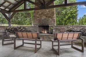 المنطقة المحيطة بالمنشأة