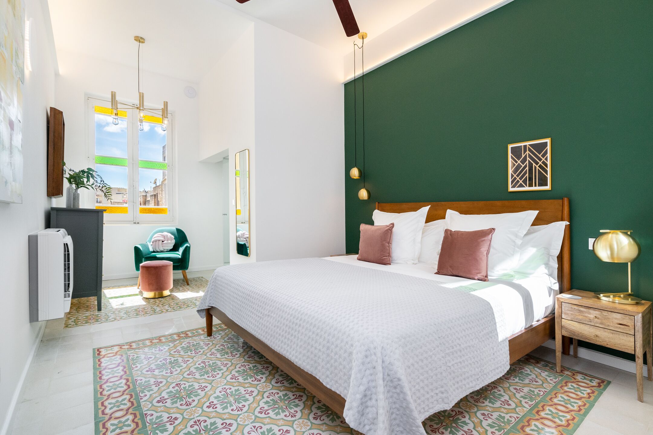 3 bedrooms, in-room safe, desk, iron/ironing board