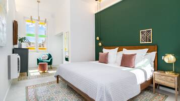 3 bedrooms, in-room safe, desk, iron/ironing board