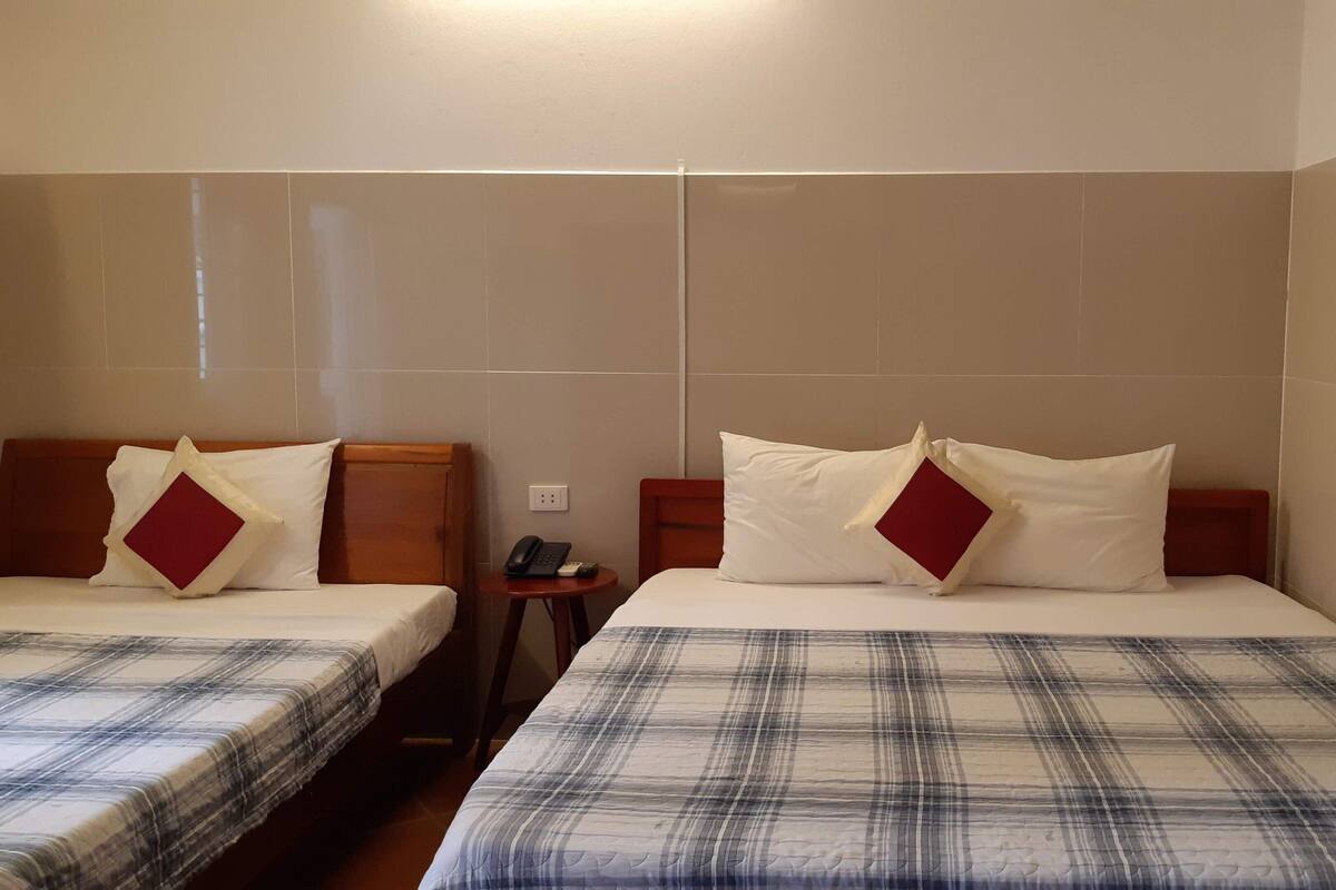 Premium bedding, pillowtop beds, minibar, desk