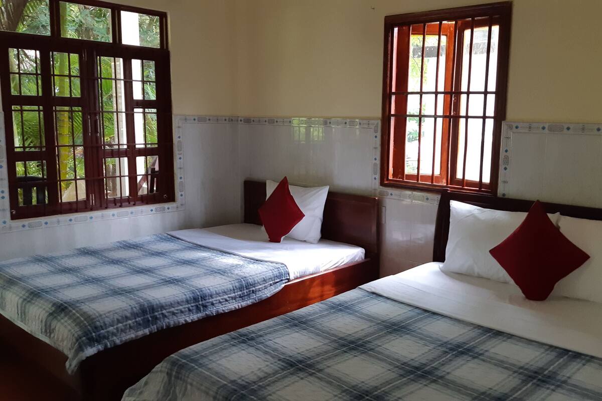 Triple Room | Premium bedding, pillowtop beds, minibar, desk
