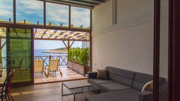 Athena | 1 bedroom, premium bedding, minibar, in-room safe