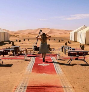 BBQ/picnic area - Bivouac LIHOUDI LES JARDINS DE BOUNOU (M'Hamid El Ghizlane)
