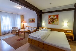 Desk, free WiFi, bed sheets - Hotel Sauerbrey (Osterode am Harz)