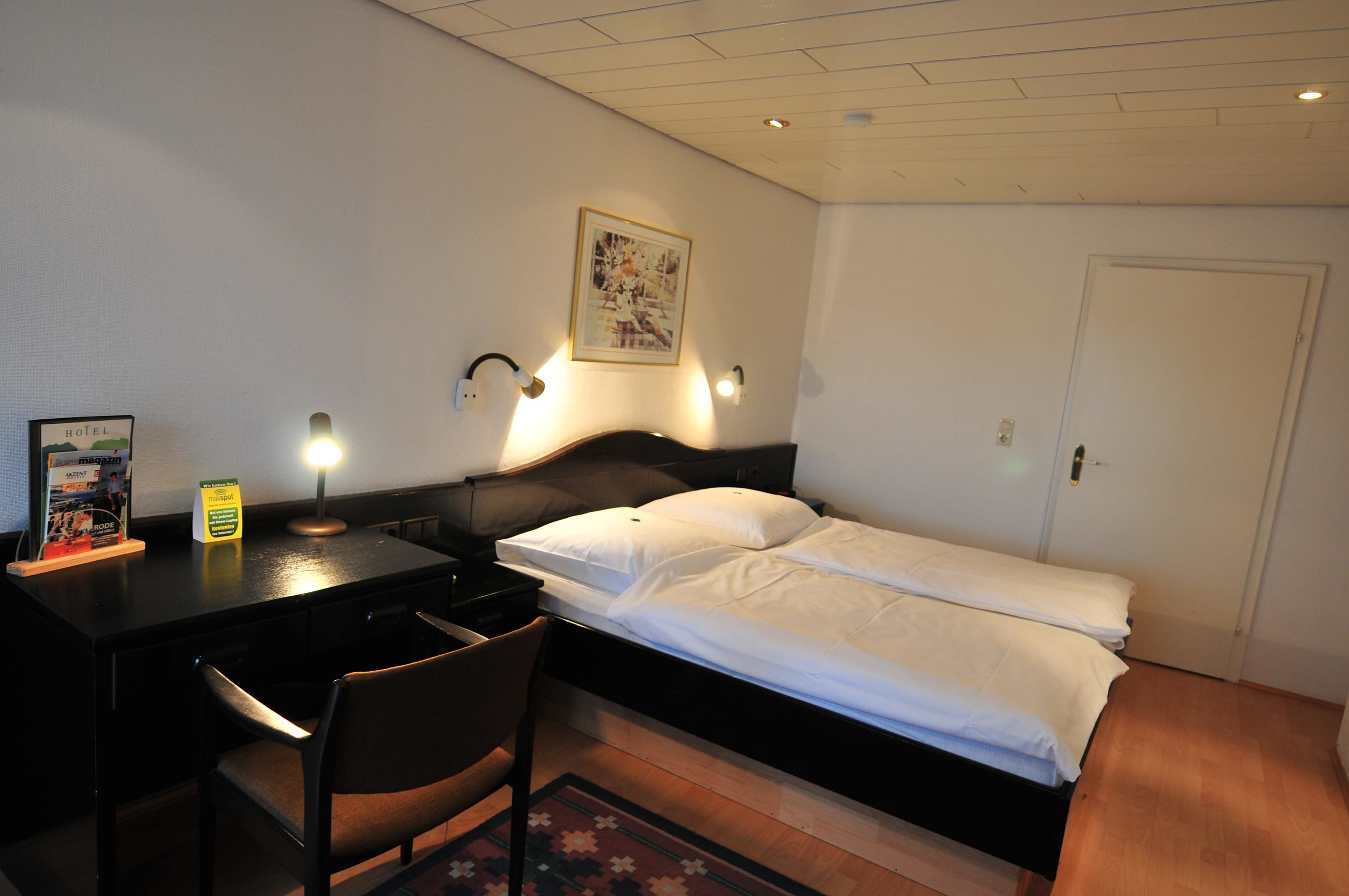 standard double room | 1 bedroom, desk, free wifi, bed sheets