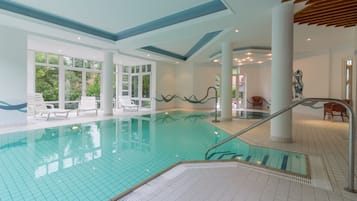 Body treatments, facials, 1 treatment room, manicures and pedicures