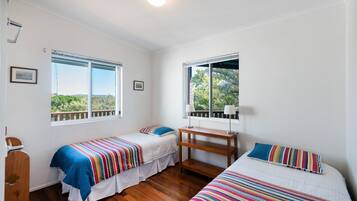 House (4 Bedrooms)