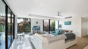 Televisión 40 pulgadas con canales de televisión por cable