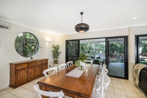 獨棟房屋 (4 Bedrooms) | 房內用餐區