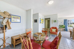 Apartment (2 Bedrooms) | In-room dining