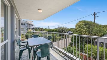 Apartamento (2 Bedrooms) | Sacada