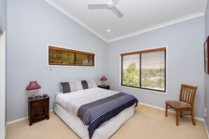 House (4 Bedrooms)