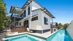 A modern two-story house with a swimming pool. - 40 Jacana Street, Peregian Beach (Peregian Beach)