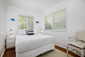 4 bedrooms, free WiFi, bed sheets