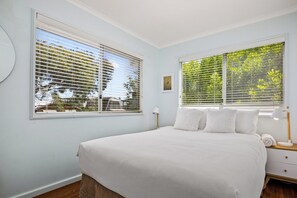 4 bedrooms, free WiFi, bed sheets