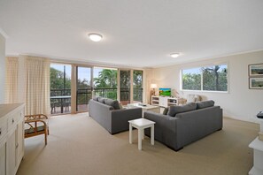 Apartment (3 Bedrooms) | Living area | TV, stereo - Kingsview - 1/54 Kingfisher Drive (Peregian Beach)