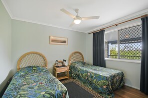 House (2 Bedrooms) | 2 bedrooms, free WiFi, bed sheets