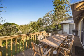 House (4 Bedrooms) | Balcony