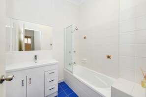 Bathroom - Seamistral - 1/21 Oriole Avenue (Peregian Beach)