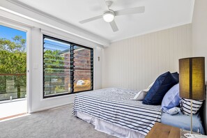 2 多间卧室、免费 WiFi、床单