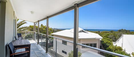 Apartment (2 Bedrooms) | Balcony